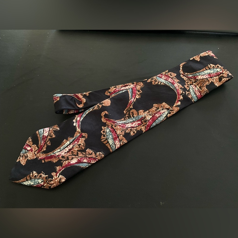 *2for$15*Dior 100% silk Black Paisley Patterned Tie